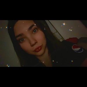 Meet your Posher, Nikki